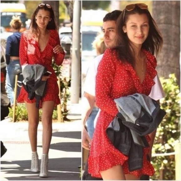 REALISATION PAR The Alexandra Dress in Red Star Print - Picture 2 of 6